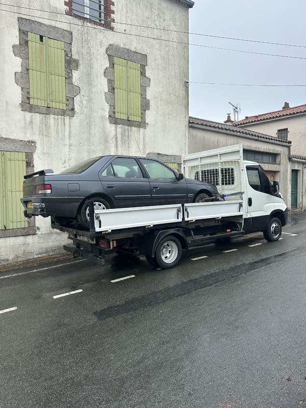 Epave de voiture (4)